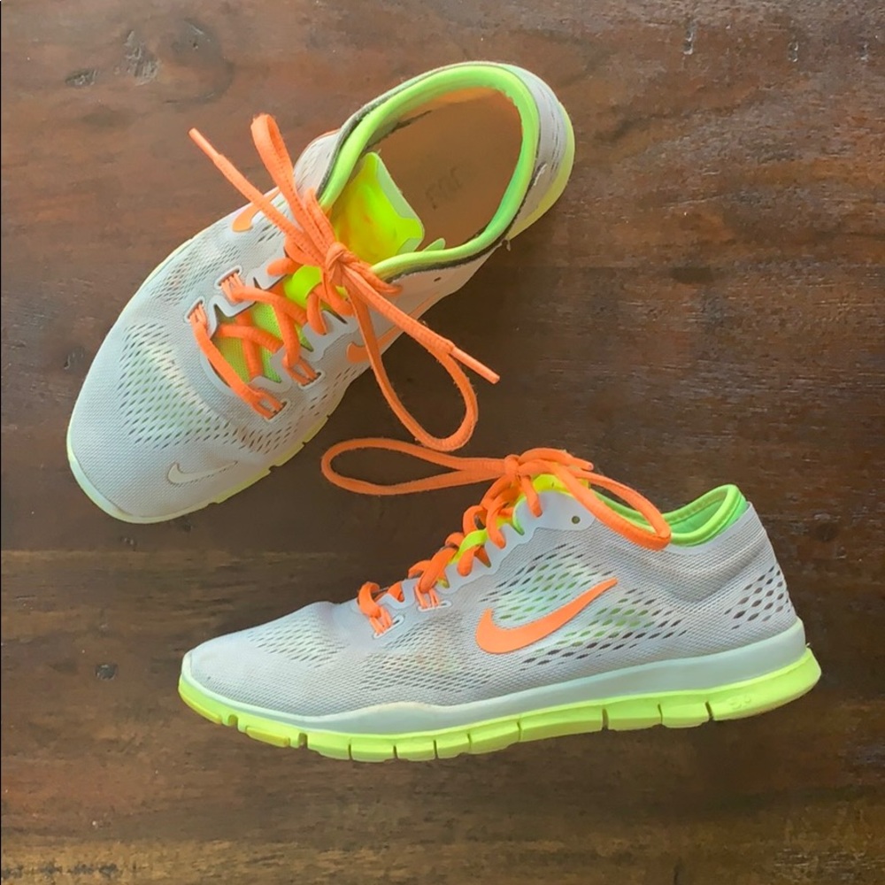 Nike Tennis Shoes